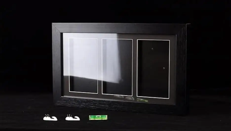 EVORETRO - Display Case for 3 Cards in Magnetic Case 1 Pc 